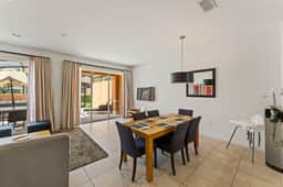 Spacious Townhouse at Regal Oaks, near Old Town