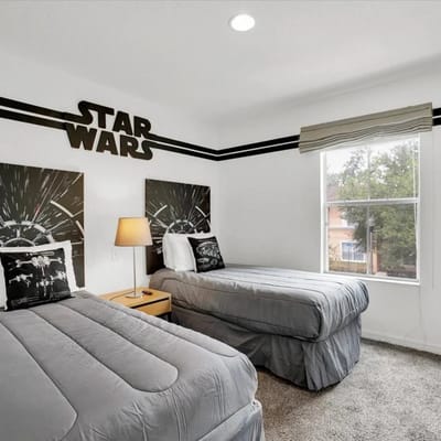 Mickey and Star Wars Fun, Resort Pool & Slide