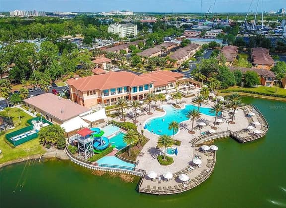 Vacation Home at Regal Oaks, 5 Minutes to Old Town