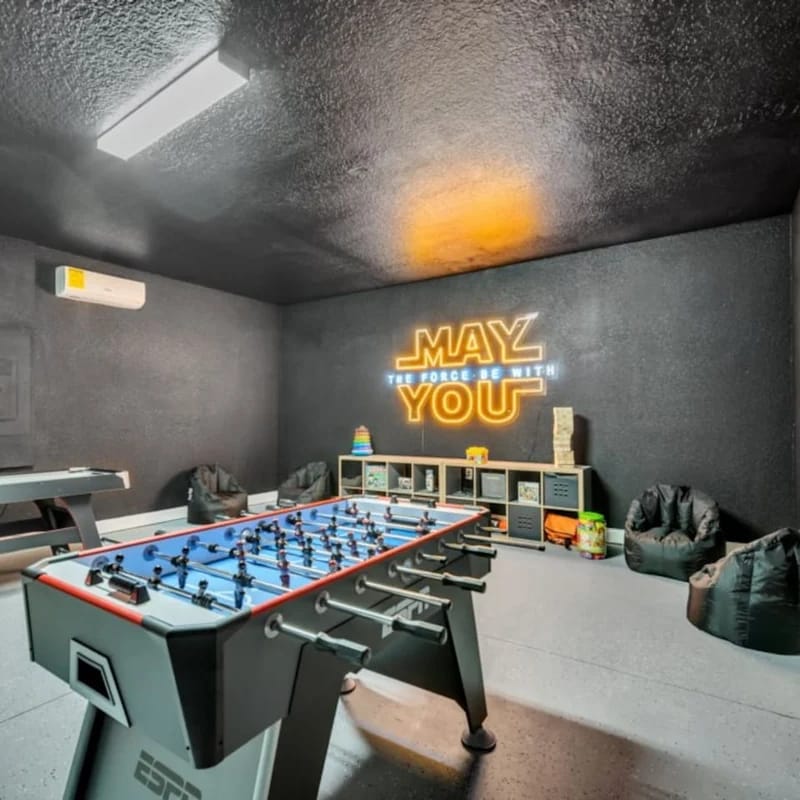 Gorgeous 6Bed Villa with Pool & Game Room